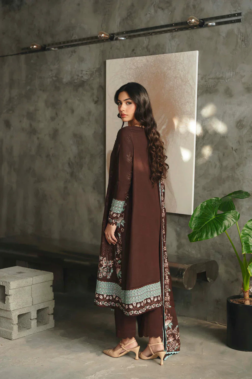 03-Lawn Suit With Thready Embroidery | Ready To Wear